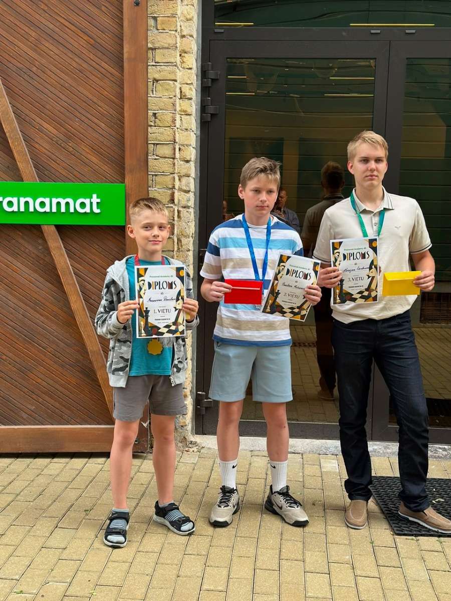Trīs dienas, piecas kārtas un daudz aizraujošu cīņu – noslēdzies otrais “Pranamat Academy 90+30” klasiskā šaha turnīrs!